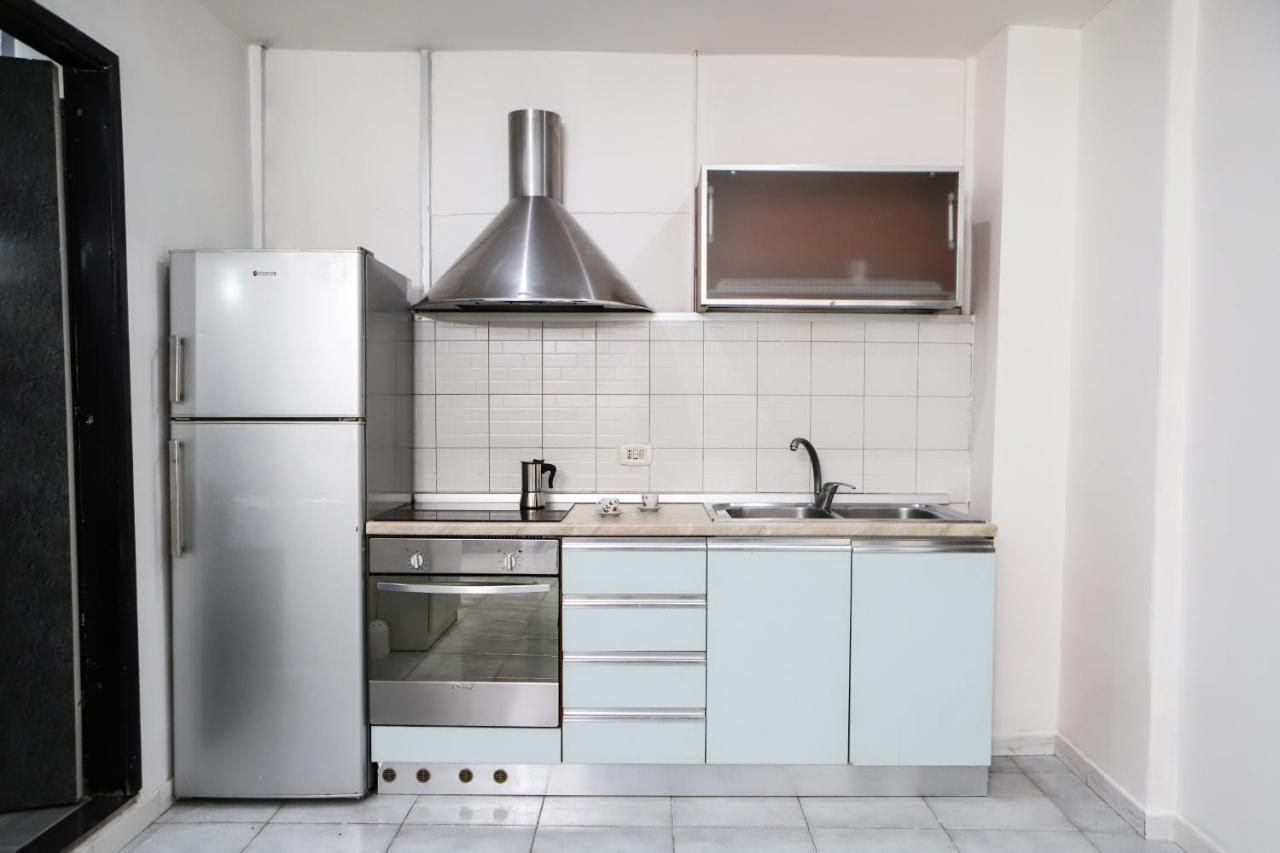 Napoli Centrale Budget Apartment Luaran gambar